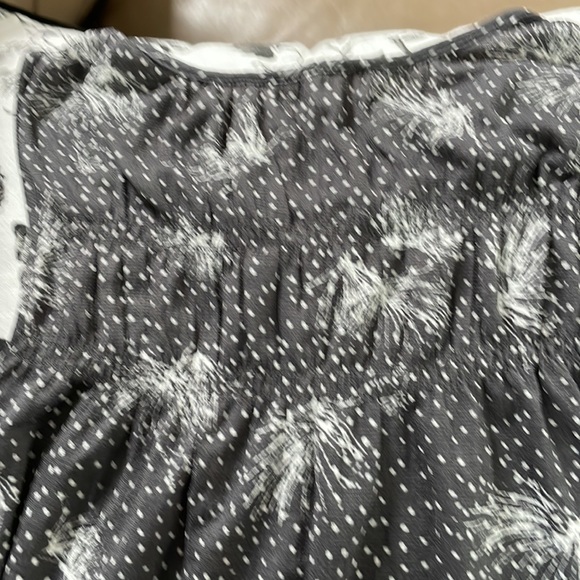 2 Tanks - Picture 4 of 6